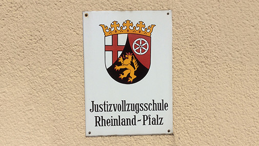 150908 Justizvollzugsschule Schild